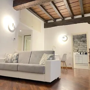tower-gombitos-apartment.italymilanhotels.net/